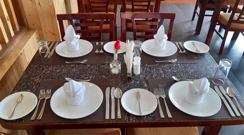 Dining & Restaurant